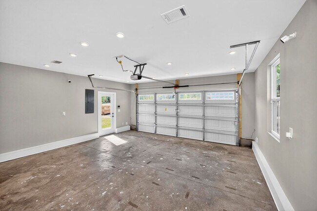 Building Photo - 3004 Red Fox Rdg