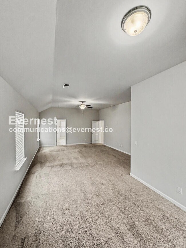 Building Photo - 320 Paxton LN