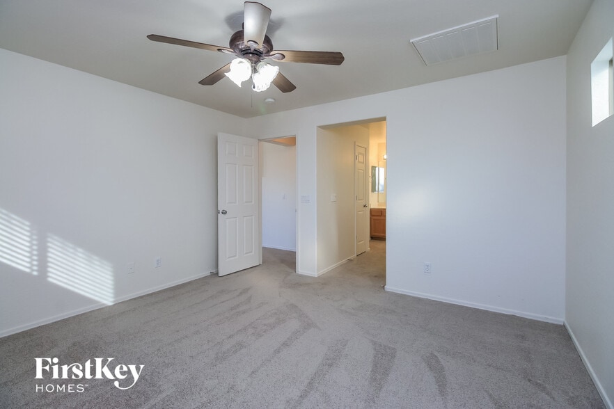 Building Photo - 2671 W Bartlett Way