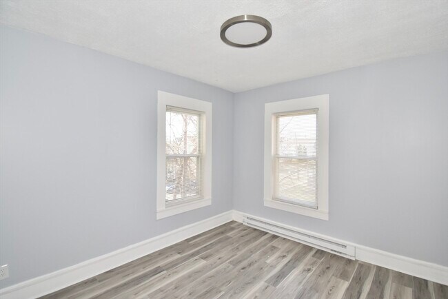 Building Photo - 30 Day St