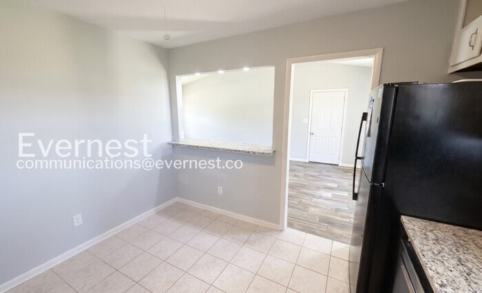 Building Photo - 3729 NW Millbrae Dr
