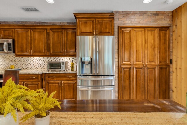 Building Photo - 13400 N Calusa Club Dr