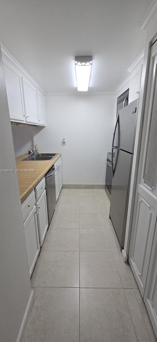 Building Photo - 3680 Inverrary Dr