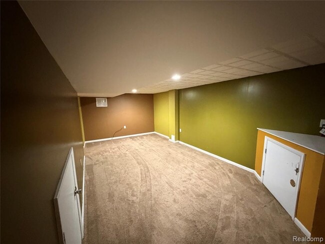 Building Photo - 39588 Squire Rd