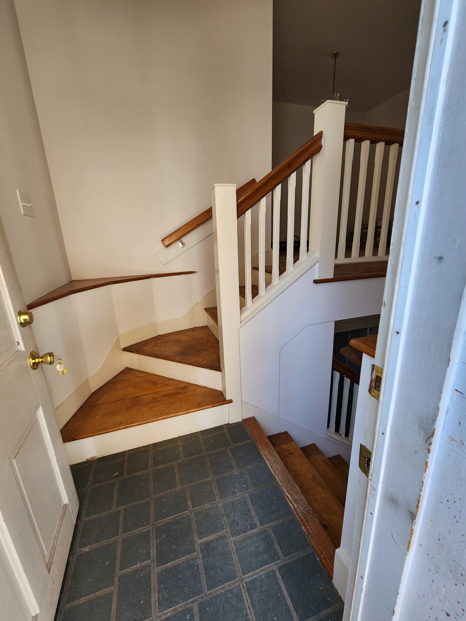 Building Photo - 125 Peyton St