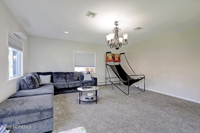 Building Photo - 265 Norgrove Ave