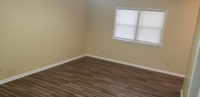 Building Photo - 2 BR, 1 BA APARTMENT- SCOTT HILLS (GOLDSBORO, NC) WATER INCLUDED