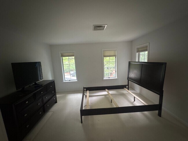 Building Photo - 401 Browning Ln