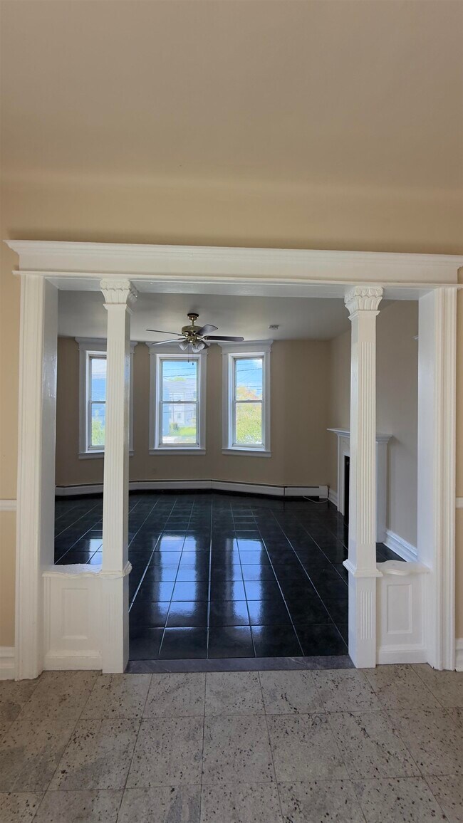 Building Photo - 628 Palisade Ave