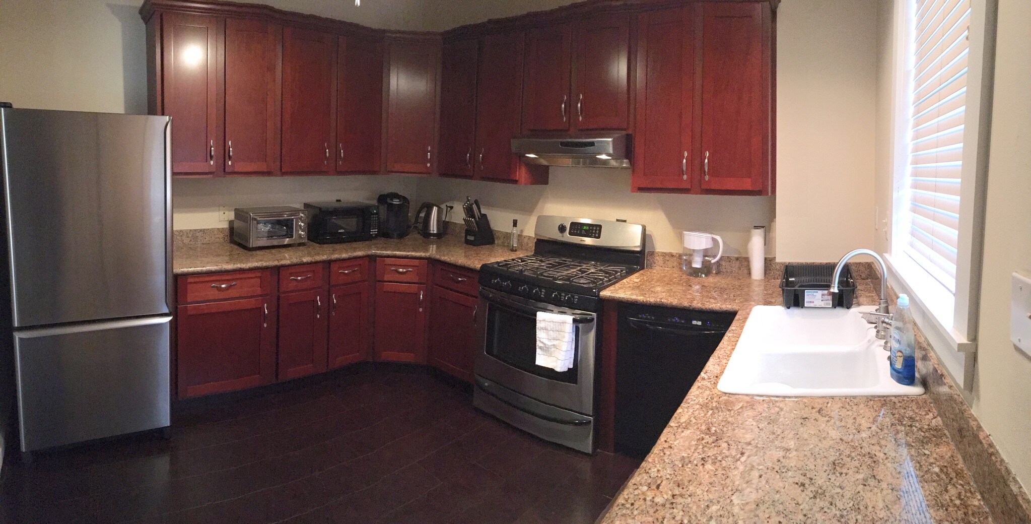 Maple Wood & Granite Kitchen! - 455 E Ferry St