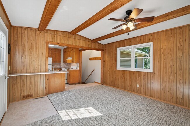Building Photo - Acreage Property