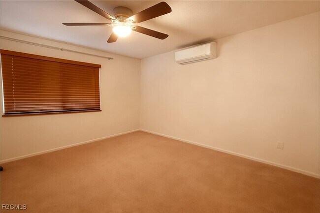 Building Photo - 1925 Gardner Ave