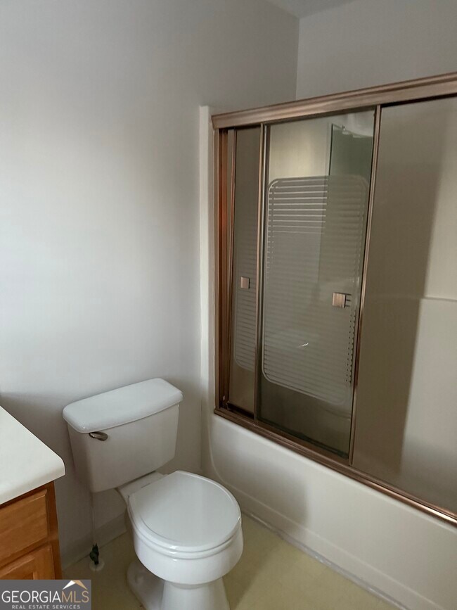 Building Photo - 5460 Hampton Ct