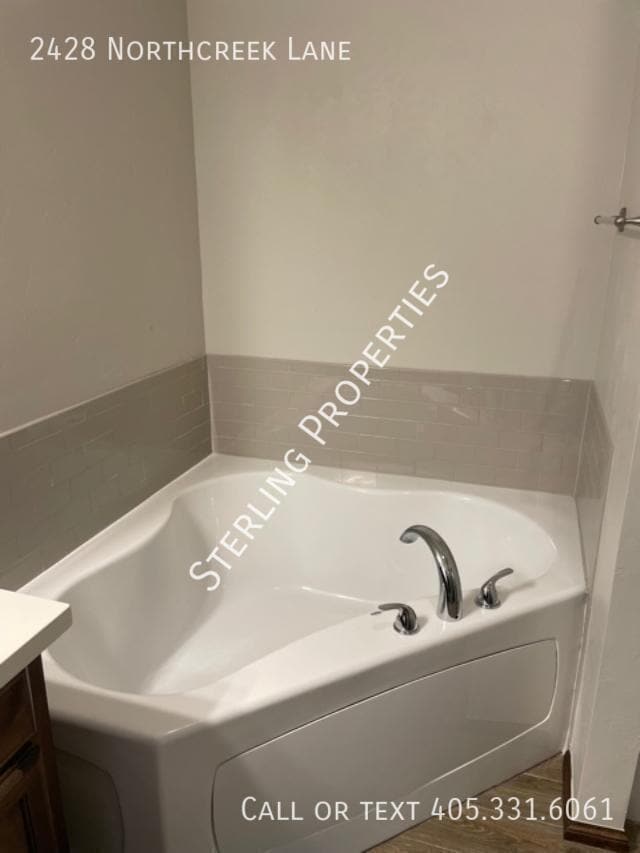 Building Photo - 2428 Northcreek Ln