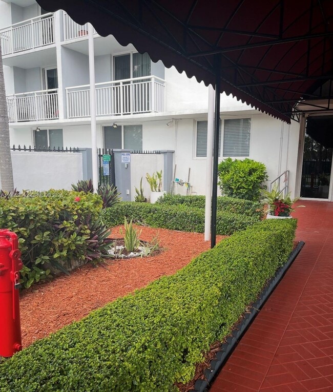 Building Photo - 1251 NE 108th St