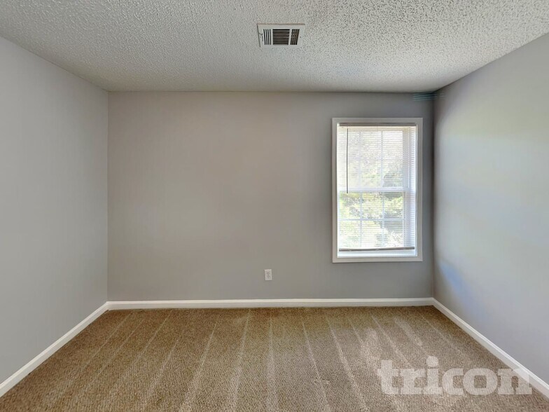 Building Photo - 420 Denali Ct
