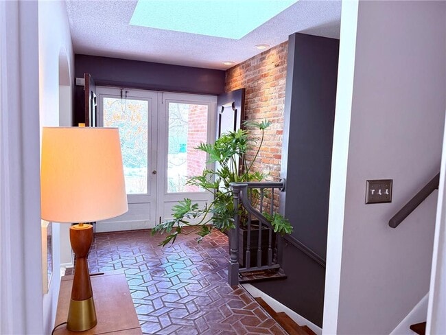 Building Photo - 6904 Gleason Rd