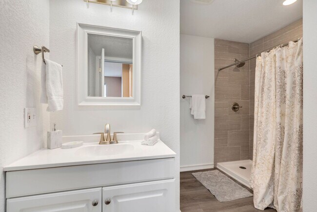 Building Photo - 2408 Pierce Ct