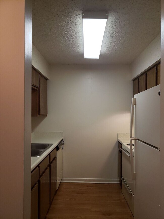 Building Photo - 214 Yelton Ct