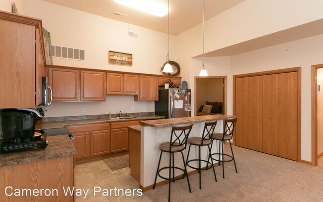 Building Photo - 1620 Lincoln Dr