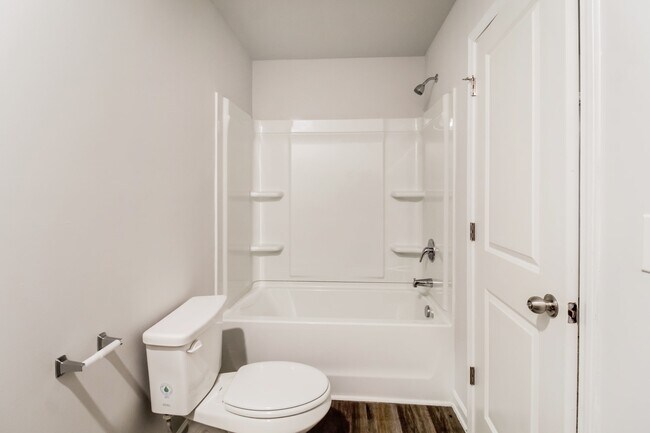 Building Photo - 248 Sunbury Way