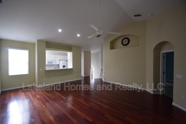 Building Photo - 534 Grasslands Village Cir