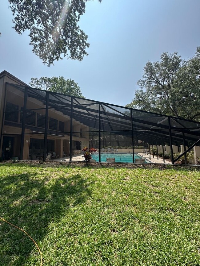 Building Photo - Lovely 2 Bedroom 2 Full bath Condo in the ...