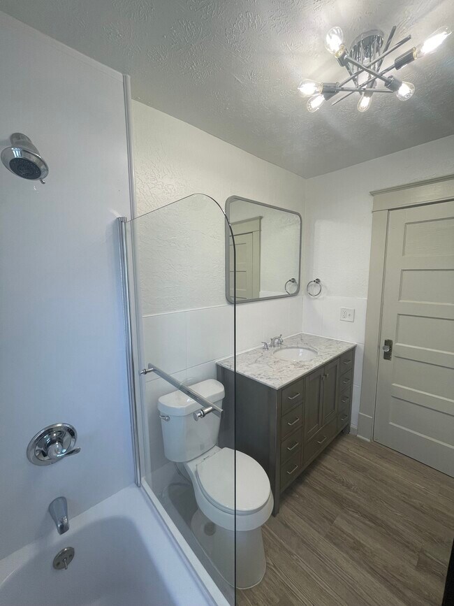 Upstairs bathroom - 10212 Plymouth Ave