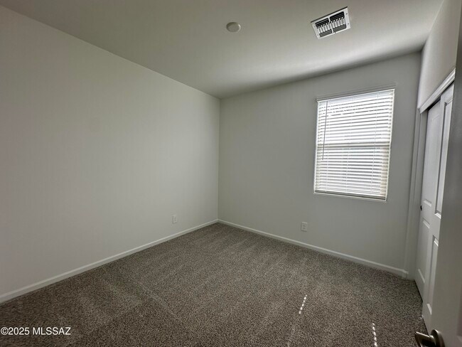 Building Photo - 11890 W Rancho Dr