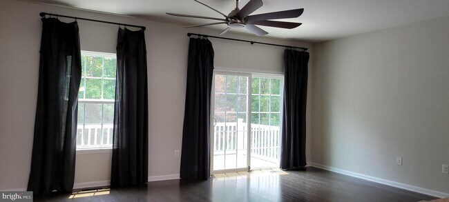 Primary Photo - 2606 Wheatland Station Way