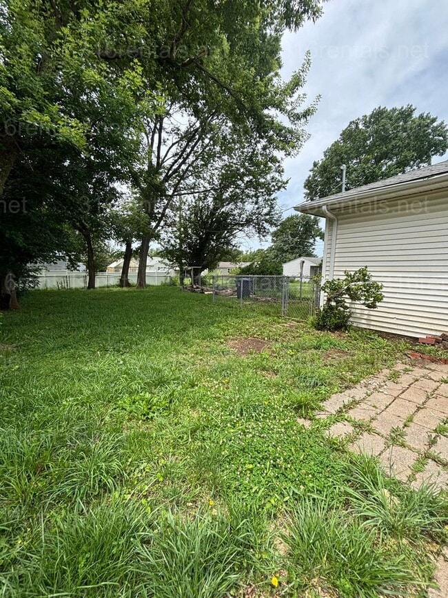 Building Photo - 1423 Terrace Dr