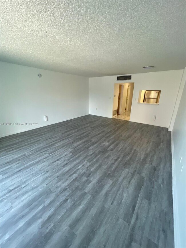 Building Photo - 1470 NE 125th Terrace