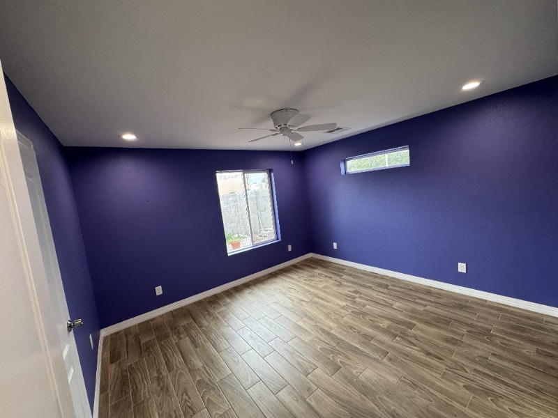 Building Photo - 1558 W 5th St