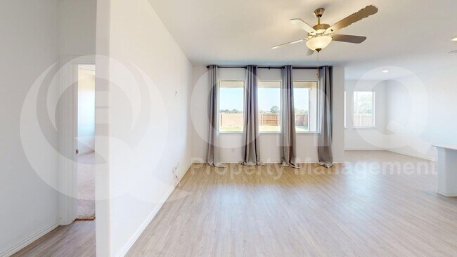 Building Photo - 4849 Sagerun Dr