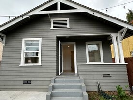 Building Photo - 552 Brooks Ave