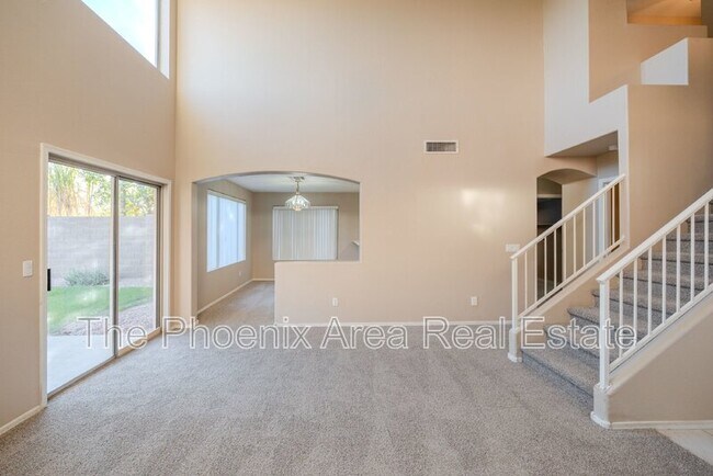 Building Photo - 3095 E Merrill Ave