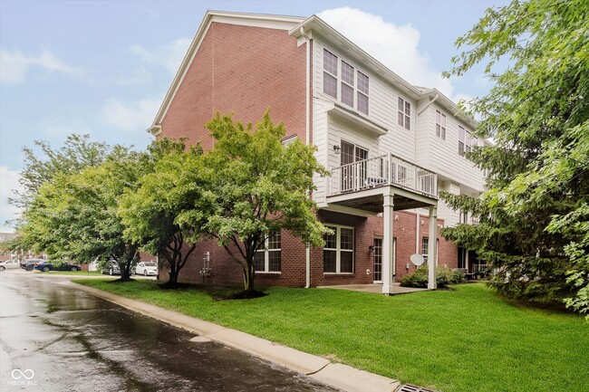 Building Photo - 755 Ivy Ln