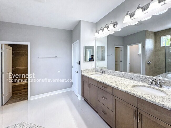 Building Photo - 28892 Perilli Pl