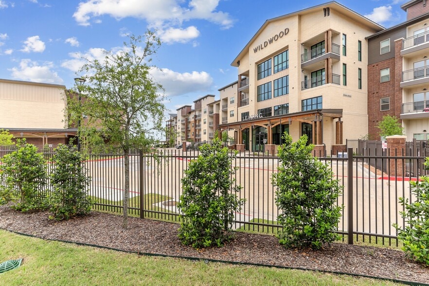 Primary Photo - Wildwood Luxury Urban Homes