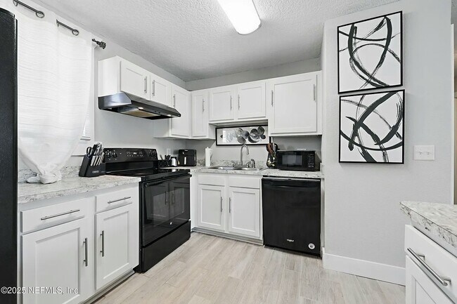 Building Photo - 10605 Arnez Rd