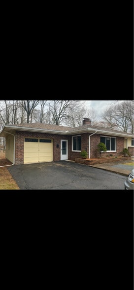 Building Photo - 5 Pine St