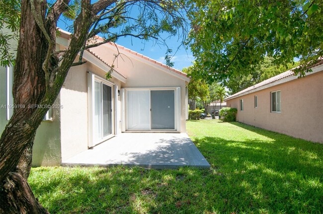 Building Photo - 4420 Dogwood Cir