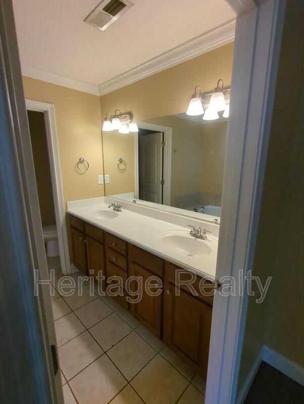 Building Photo - 655 Yorkland Way