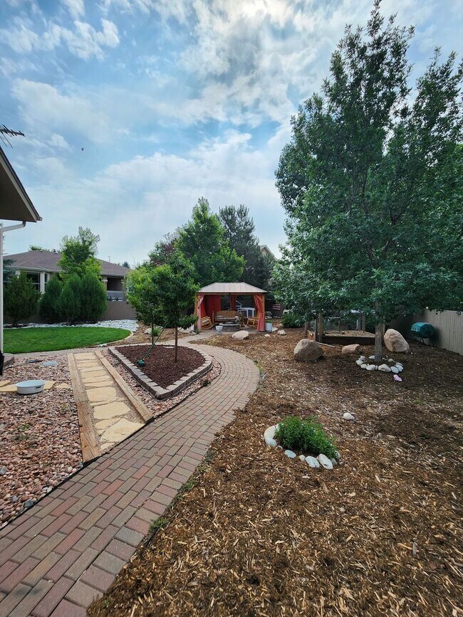 Building Photo - Beautiful Home in Pine Creek