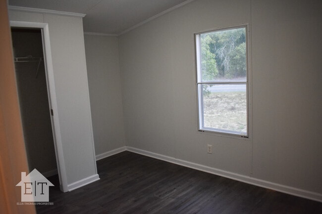 Building Photo - 38 Rolandale Ln