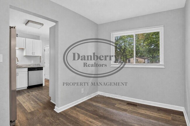 Building Photo - 6051 Graystone Dr