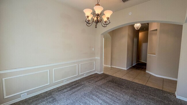 Building Photo - Move In ready 4 bedroom, 2 bath home in Fort Worth