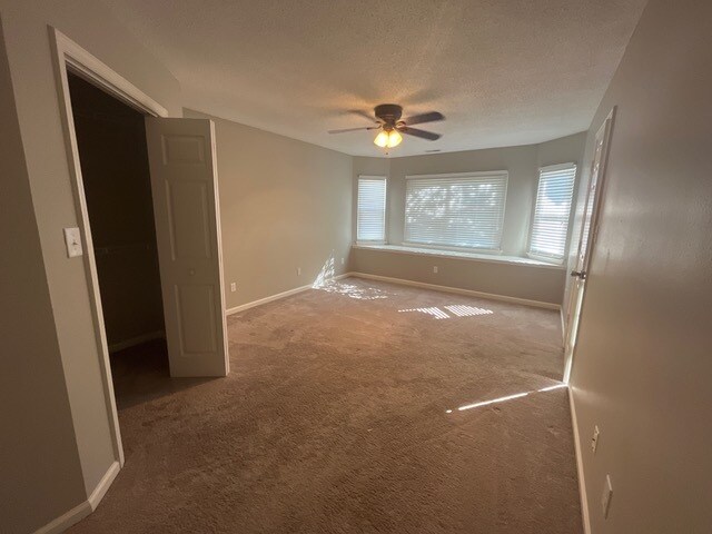 Building Photo - 234 River Oaks Dr