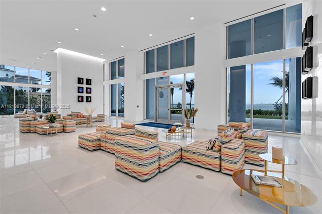 Building Photo - 17201 Collins Ave