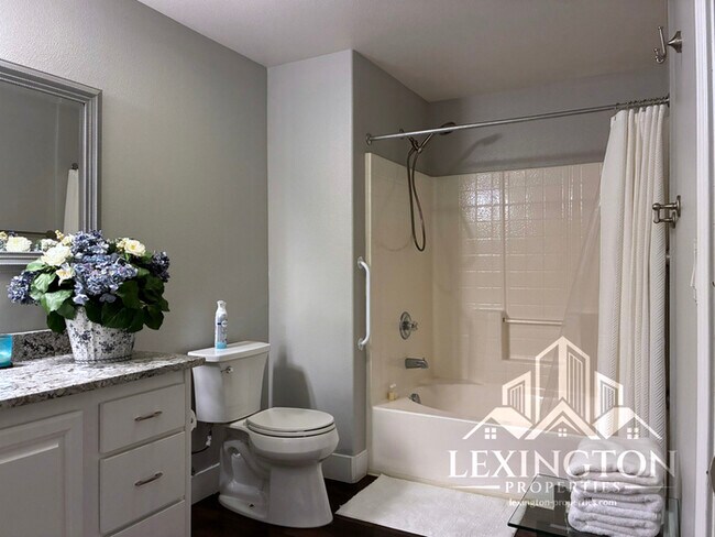 Building Photo - Beautifully Upgraded, 2BD/2BA, Condo Home in The Phoenician, Roseville!